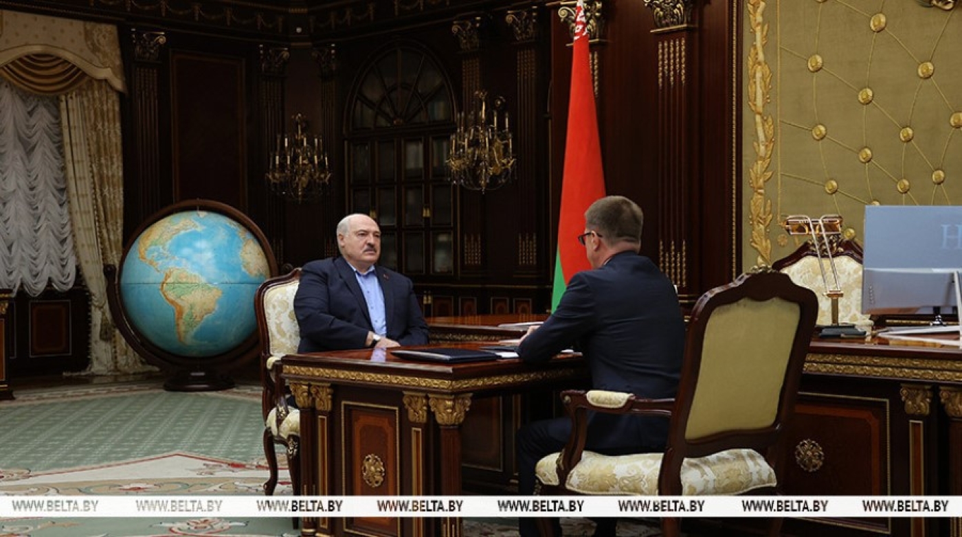 Лукашенко просит профсоюзы активно подключиться к предстоящей уборочной кампании на селе