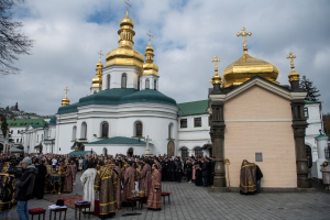 Ничего святого: в Украине  продолжаются гонения на православную церковь  и ее прихожан