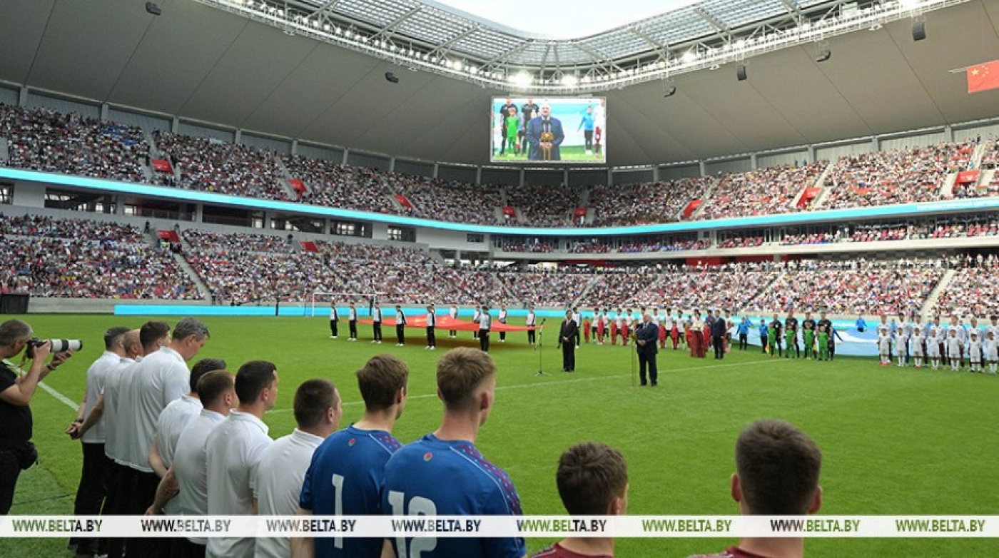 Лукашенко: белорусы умеют играть в футбол, но надо, наконец, оправдывать ожидания болельщиков