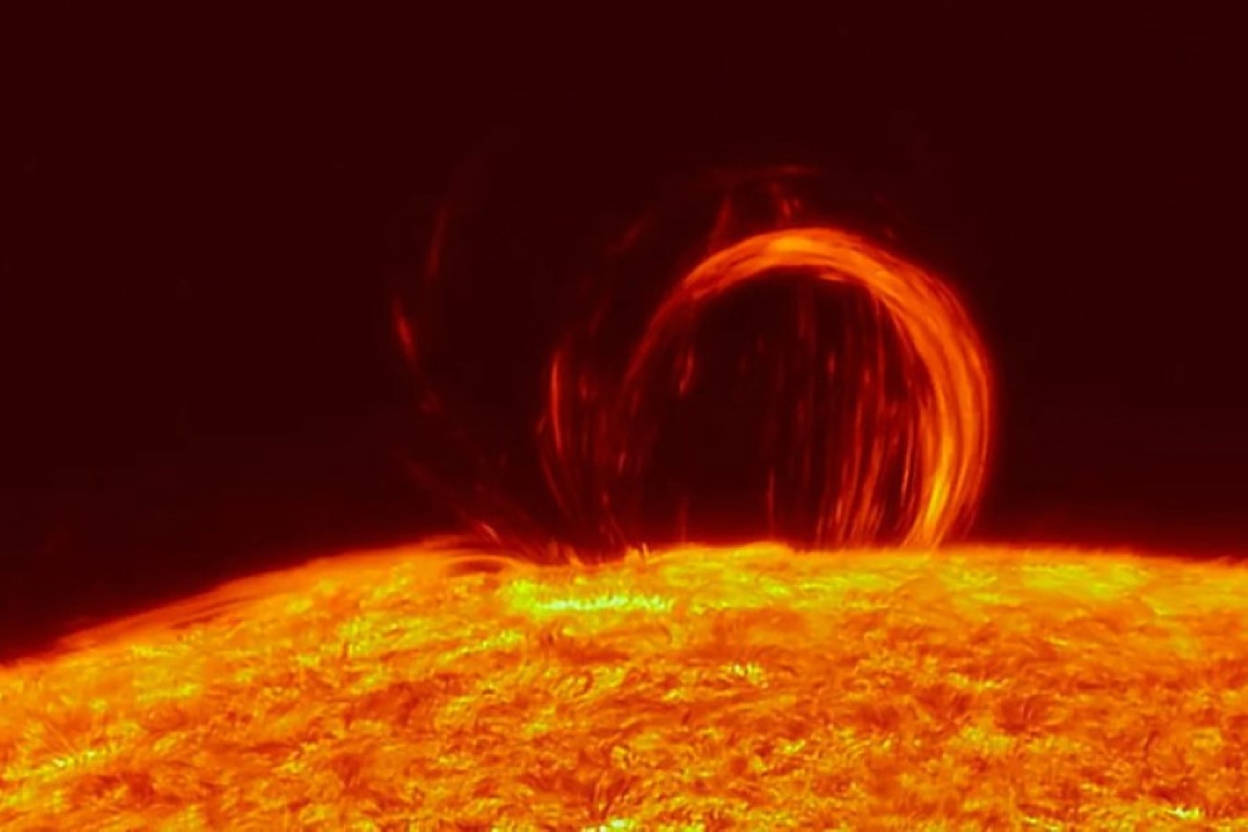 На Солнце за сутки произошло пять мощных вспышек