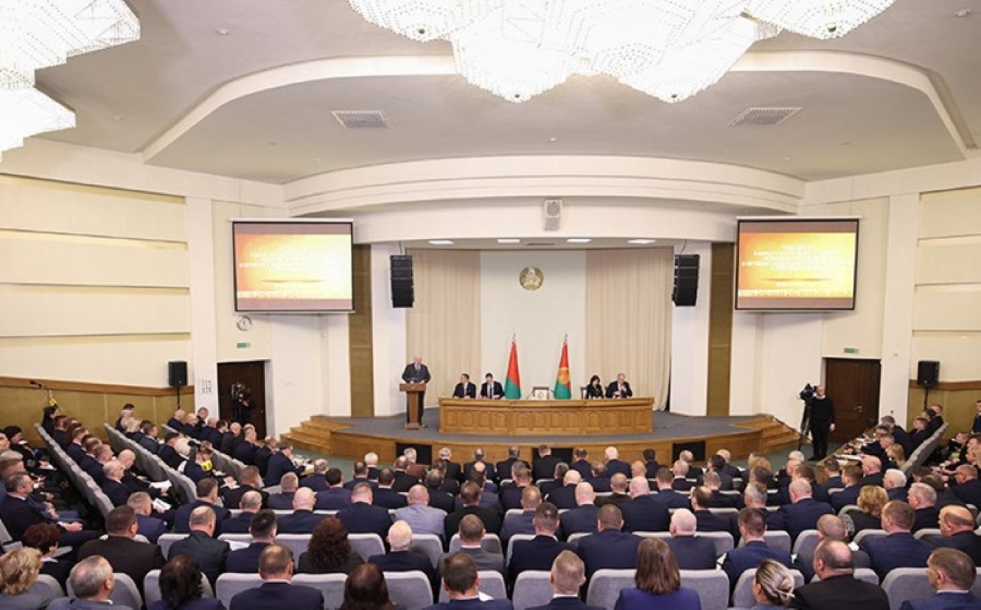 Лукашенко: моя цель, как и раньше, - сохранить деревню. Не будет деревни - не будет государства