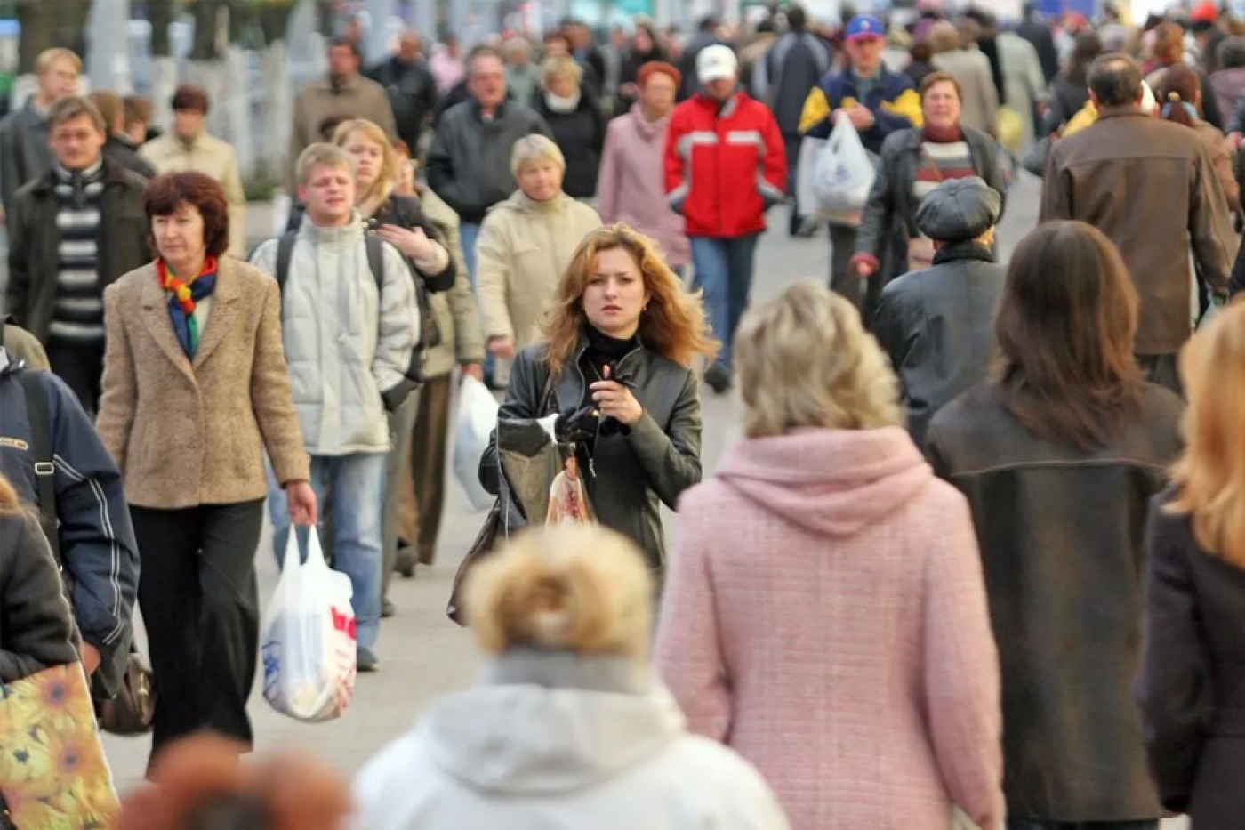 Больше выходных, дороже бензин и лимиты на карты – что принесет апрель белорусам