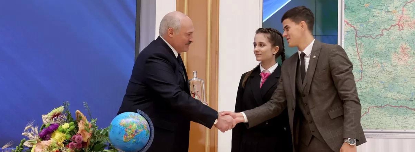 Лукашенко в День знаний пожелал, чтобы новый учебный год стал продуктивным и увлекательным