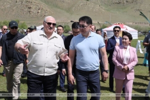 Президенты Беларуси и Монголии продолжают общение. Лукашенко приехал в загородный центр монгольской культуры