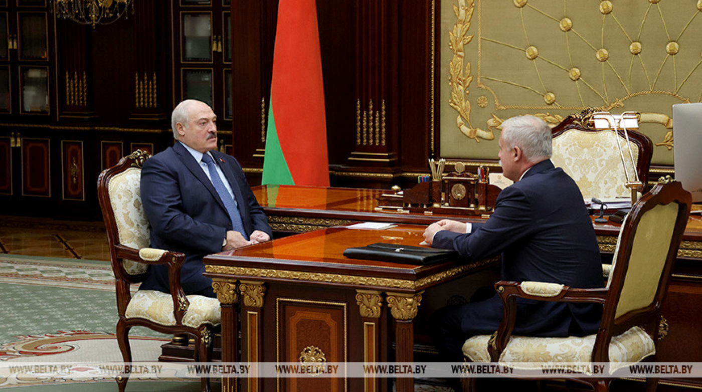 "Надо забить раз и навсегда железобетонный кол". Лукашенко откровенно высказался об армяно-азербайджанском конфликте и проблемах в ОДКБ