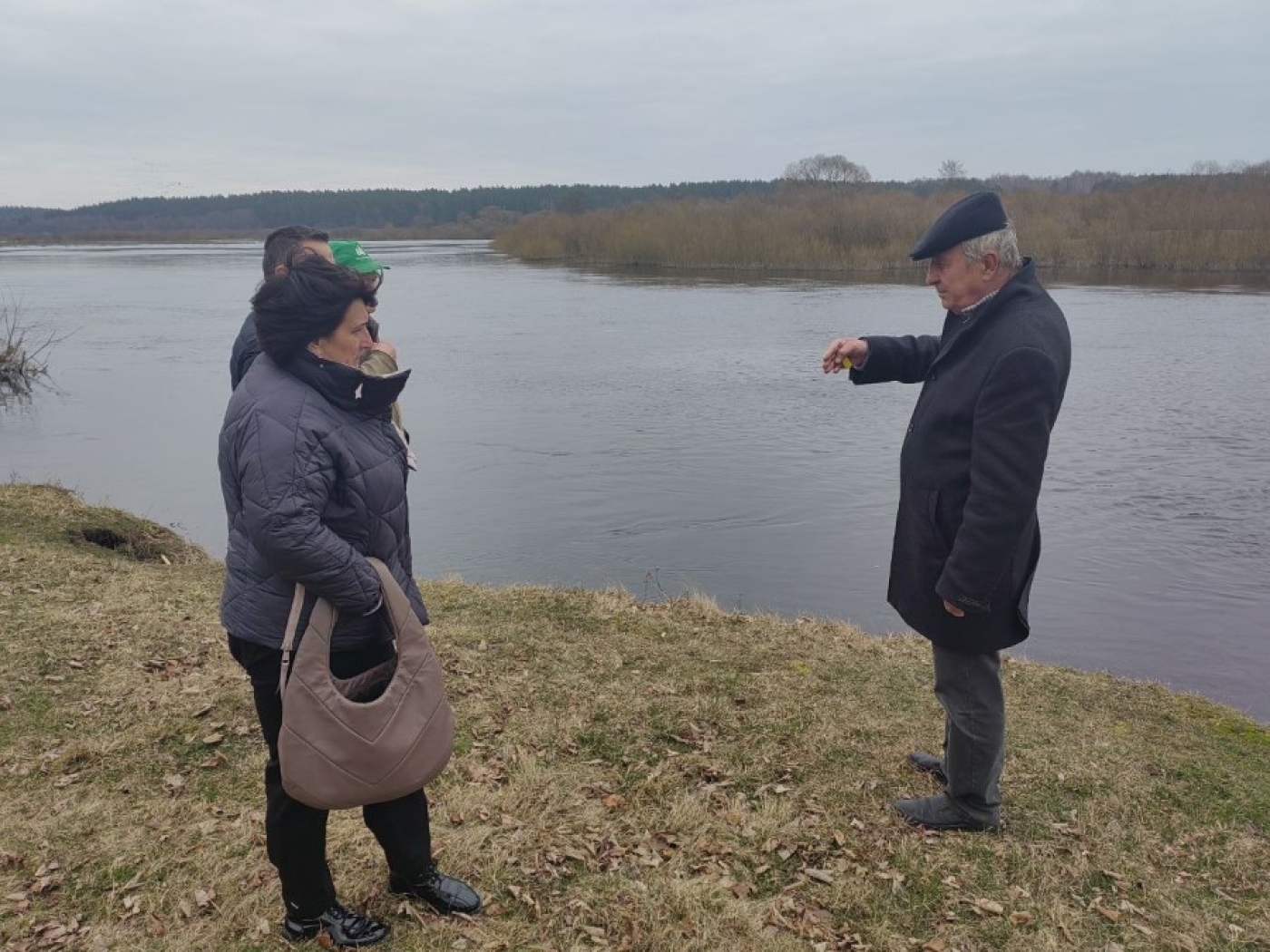 Визуальное обследование берега реки Березина