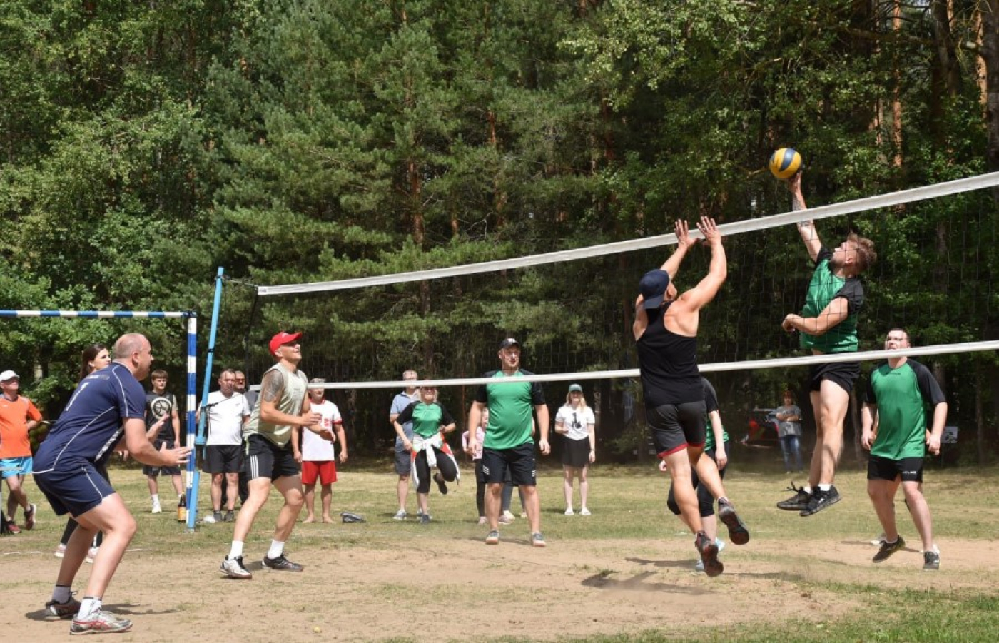 Фотофакт: соревнования по волейболу