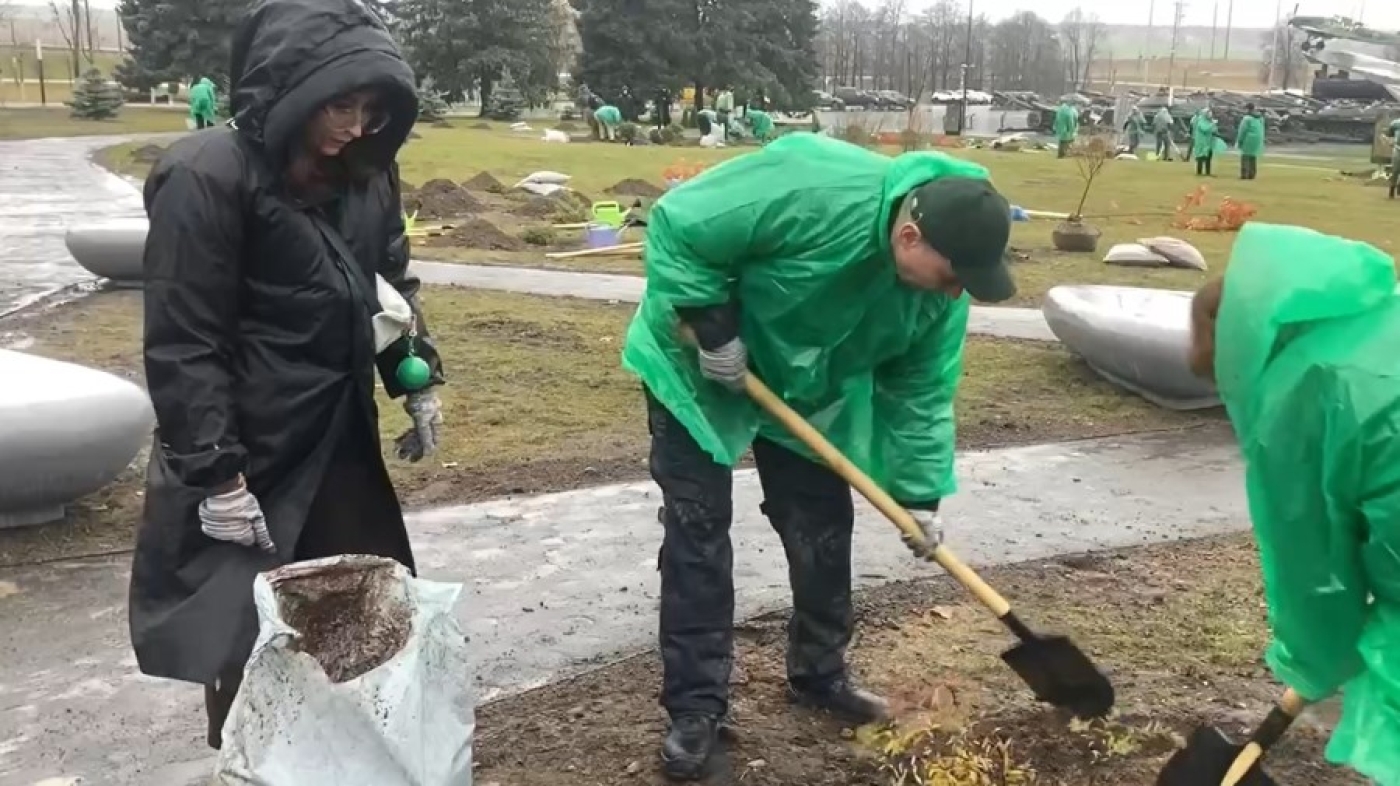 Руководство области работает на МК «Курган Славы»