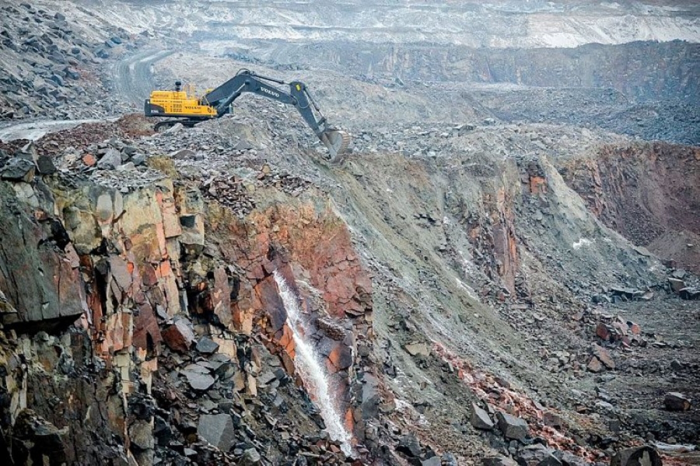 Лукашенко поручил искать в Беларуси редкоземельные металлы