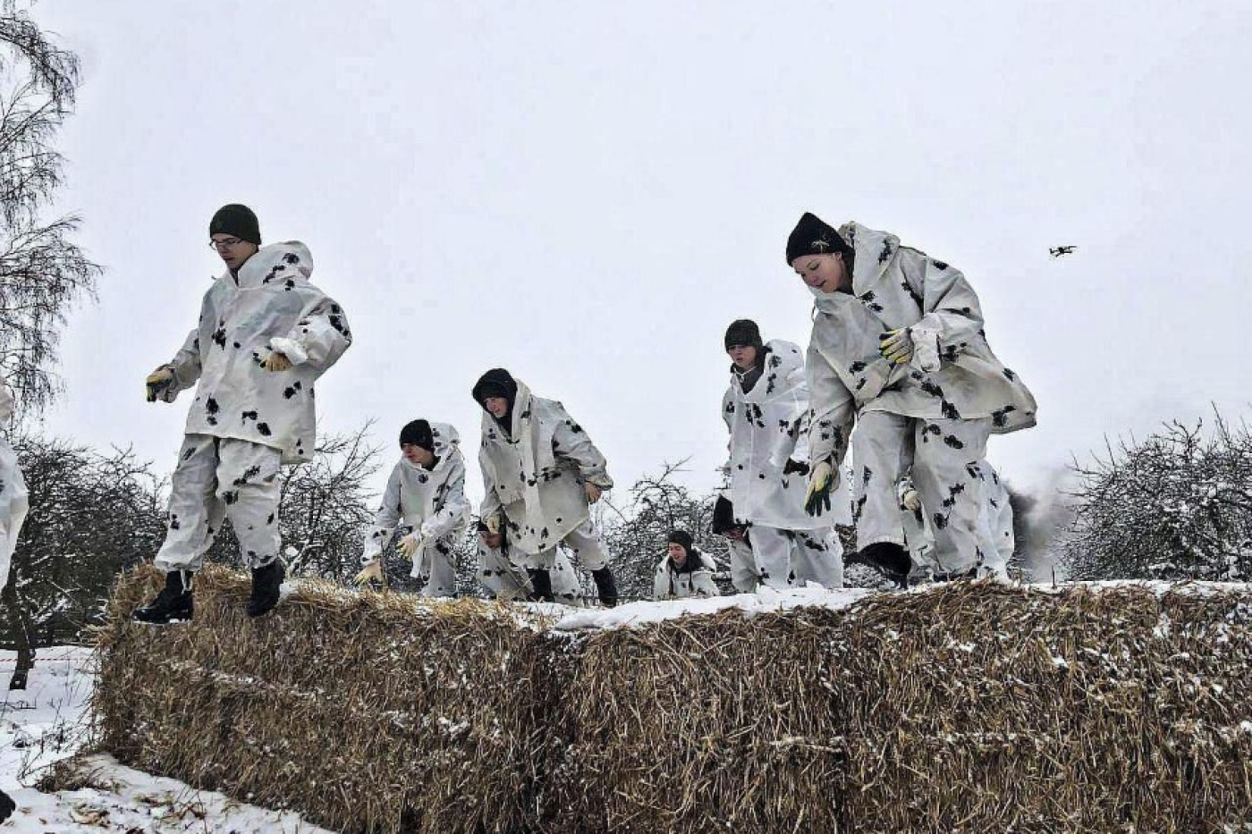 Команда "Витязь" из школы №2 проходит конкурсы областного этапа республиканского военно-патриотического турнира "Вызов"