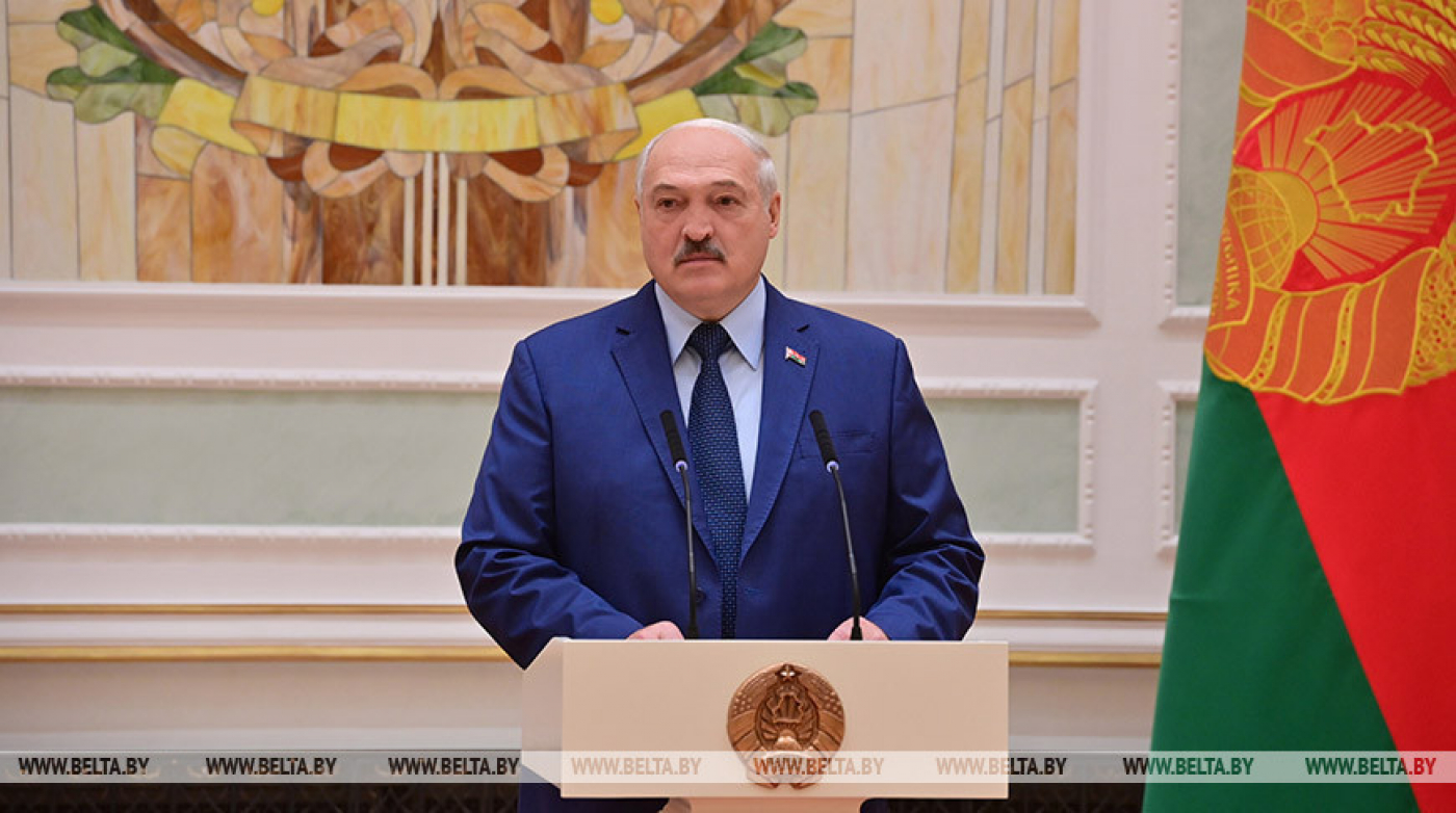 Лукашенко: мы выстояли и потому живем в мирной стране, но расслабляться пока рано