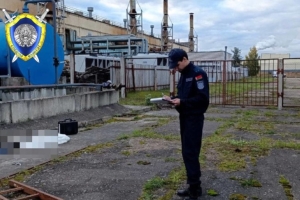 Следователи устанавливают обстоятельства гибели рабочего на территории предприятия в Могилеве