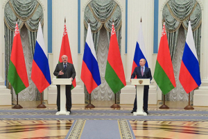 Лукашенко: мы не хотим войны, но если кому-то неймется, то ответ будет ассиметричным