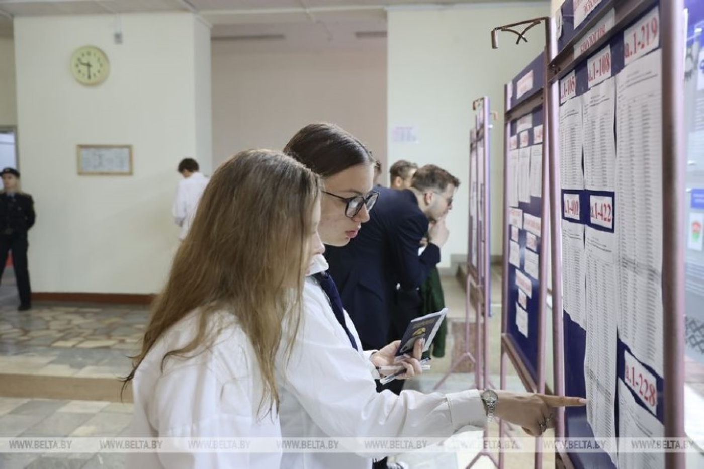 Стоит ли надеяться на удачу на экзамене? Пархамович поделился мнением на одном из пунктов ЦЭ