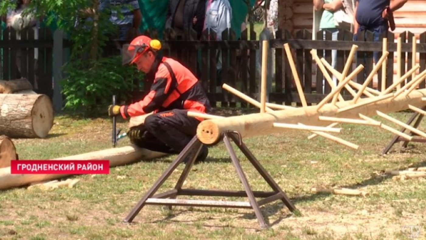 Традиция, зарождённая Президентом! Соревнования по колке дров прошли на фестивале в Гродно