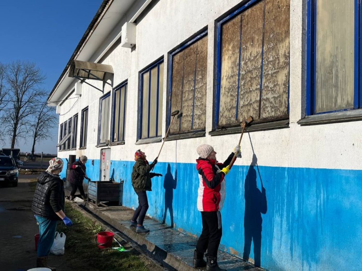 Первый субботник в Минской области начался с акцентом на благоустройстве животноводческих объектов