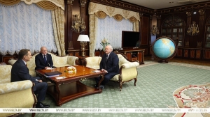 Лукашенко на встрече с Нарышкиным: надо посоветоваться по некоторым вопросам, как будем действовать дальше