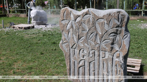 Фигуры из камня вытачивают ко Дню письменности студенты Белорусской академии искусств