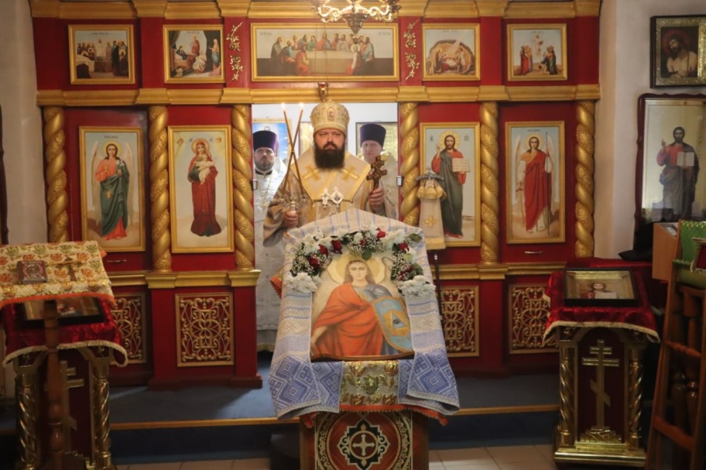 Визит Преосвященнейшего Амвросия в храм Архангела Михаила