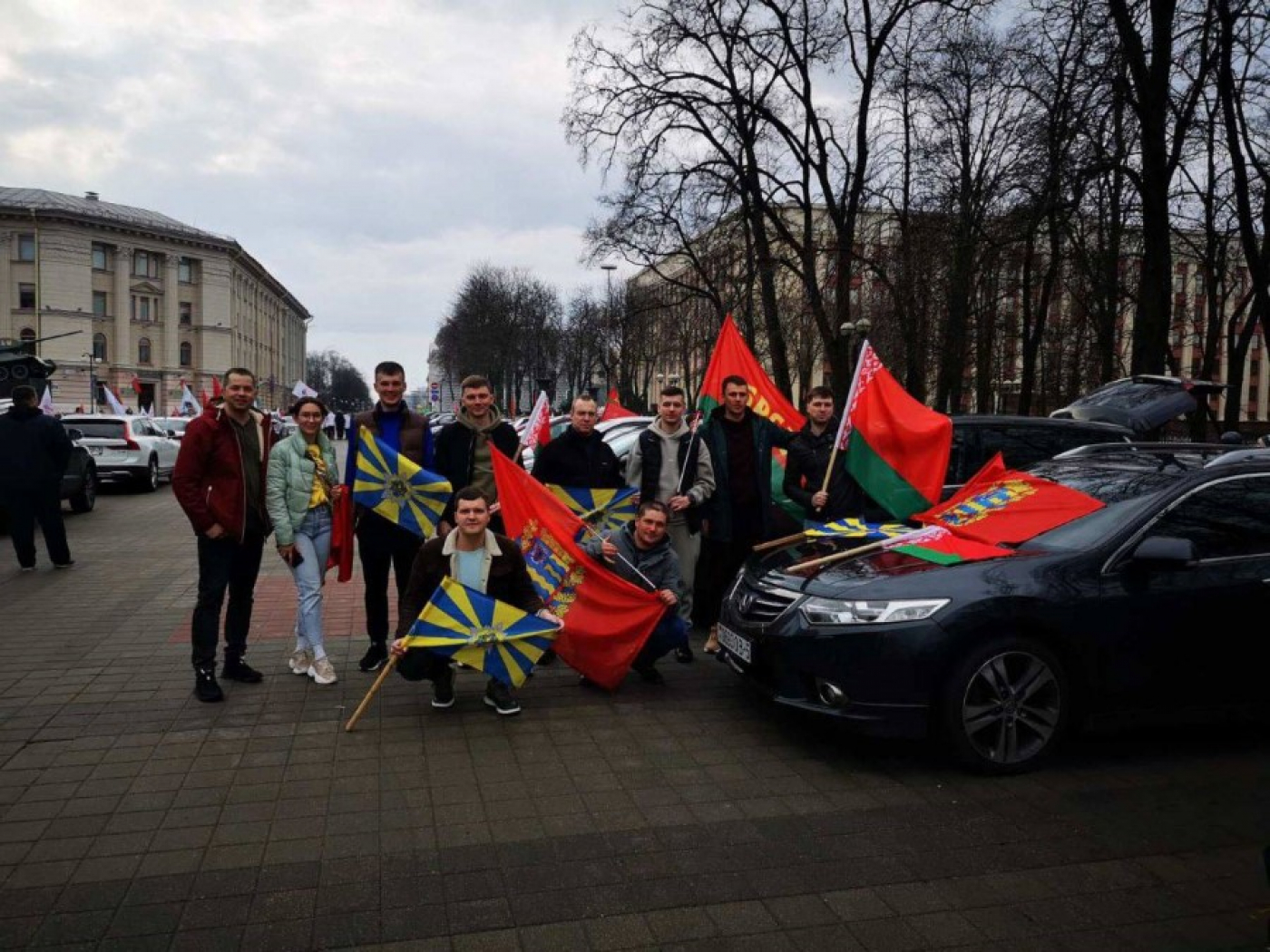 В Минске прошел автопробег перед финальным хоккейным матчем