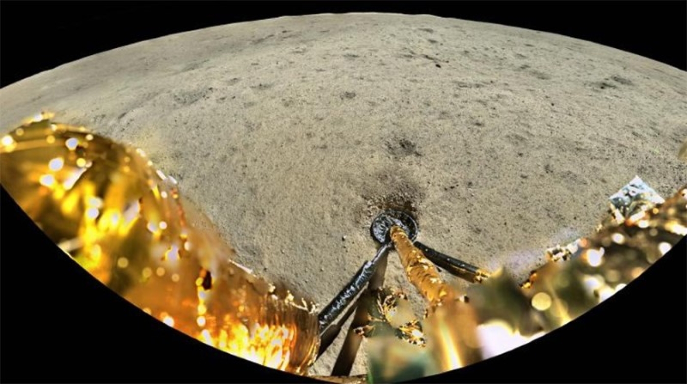 Китай опубликовал снимки, сделанные лунным зондом 
