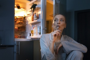 Что можно есть перед сном, чтобы лучше спать: советы сомнолога