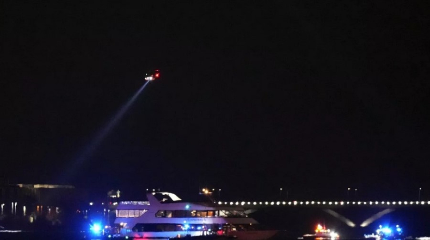 Самолет и военный вертолет столкнулись в небе над Вашингтоном. Что известно к этому часу?