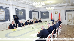 Должная отдача, ускорение и взгляд за горизонт. Чего Лукашенко требует от ученых и Академии наук