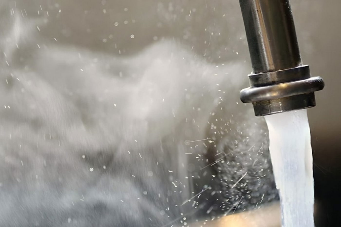 Квартира разделена между собственниками на две доли. Как оплачивать услуги водоснабжения?