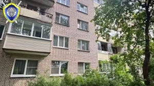 В Минске из окна многоэтажки выпала пятилетняя девочка, она в тяжелом состоянии