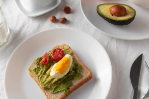 Почему нельзя игнорировать завтрак и что лучше есть по утрам