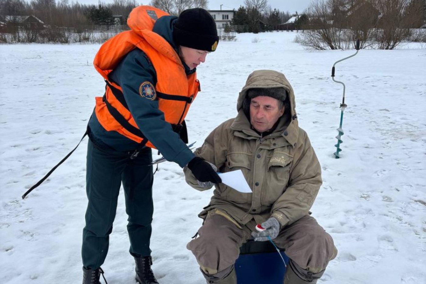 Безопасность на льду: зимний патруль в Березинском районе