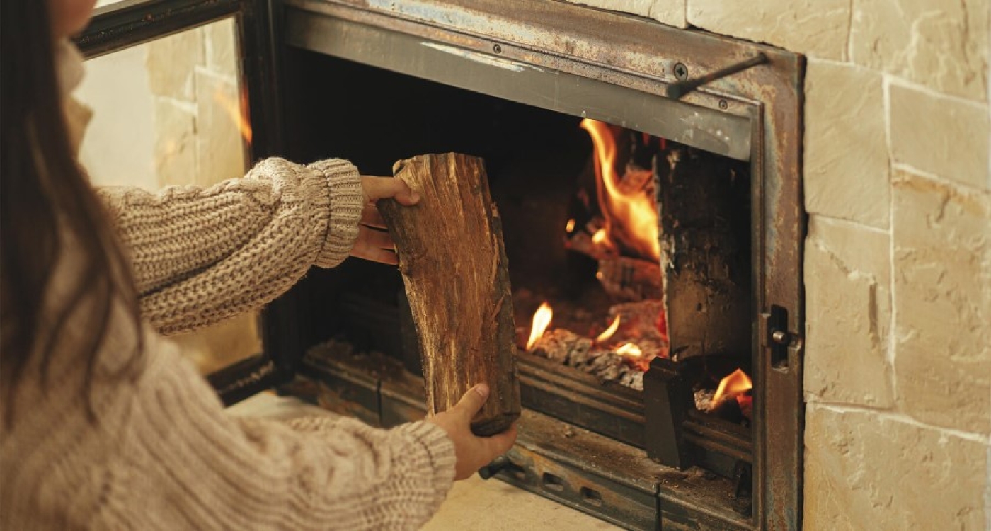 Как часто нужно чистить дымоход кирпичной печи от сажи в частном жилом доме и как сделать это правильно?