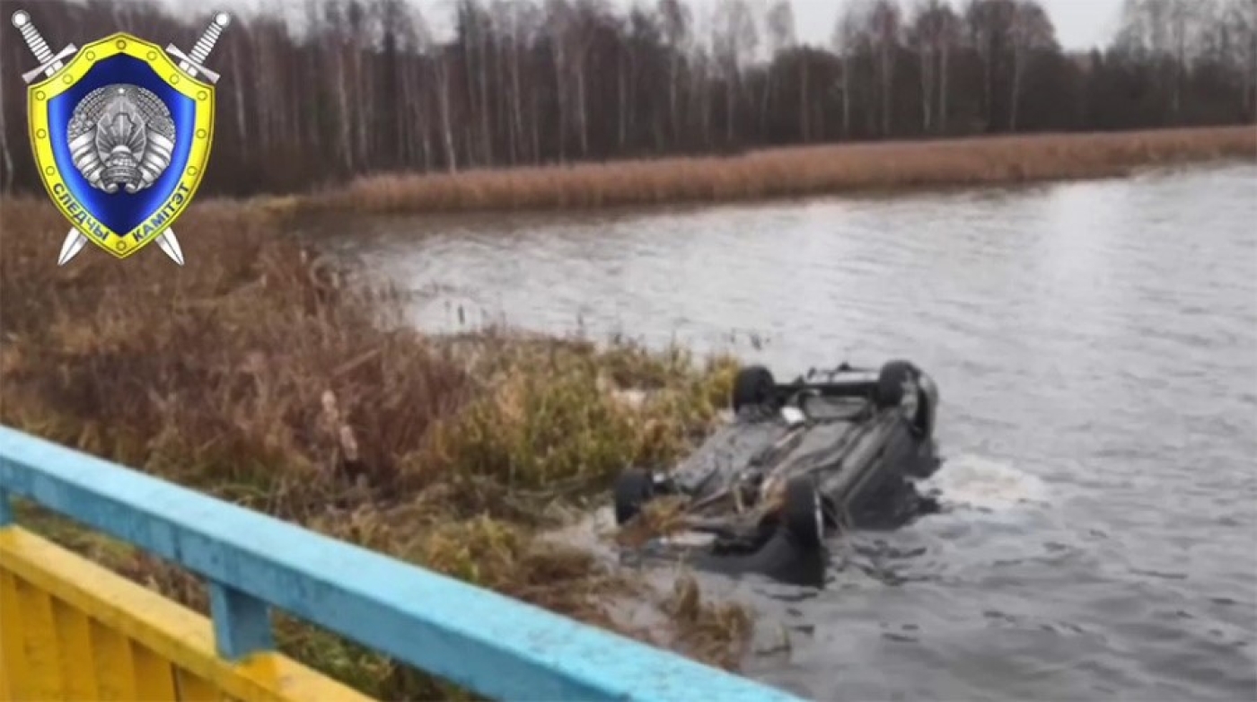 В Вороново автомобиль скатился в озеро, водитель погиб