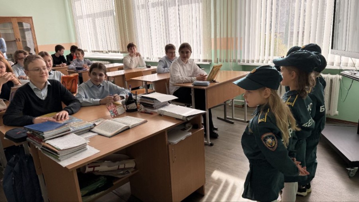 Отряд юных спасателей "Искорки" провёл уроки безопасности