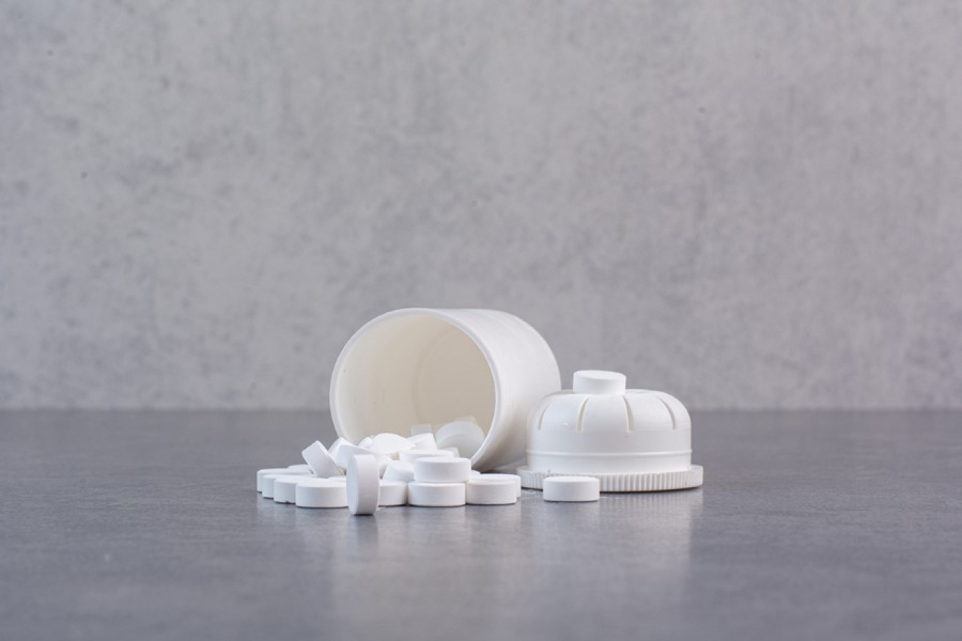 Узнали, из-за чего возникает и чем опасно повышенное содержание кальция в крови — гиперкальциемия