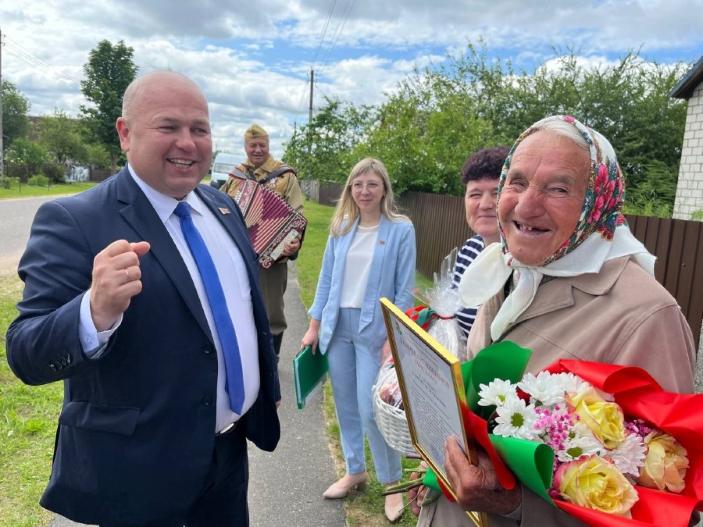 С Днём рождения поздравили Тамару Хадунько