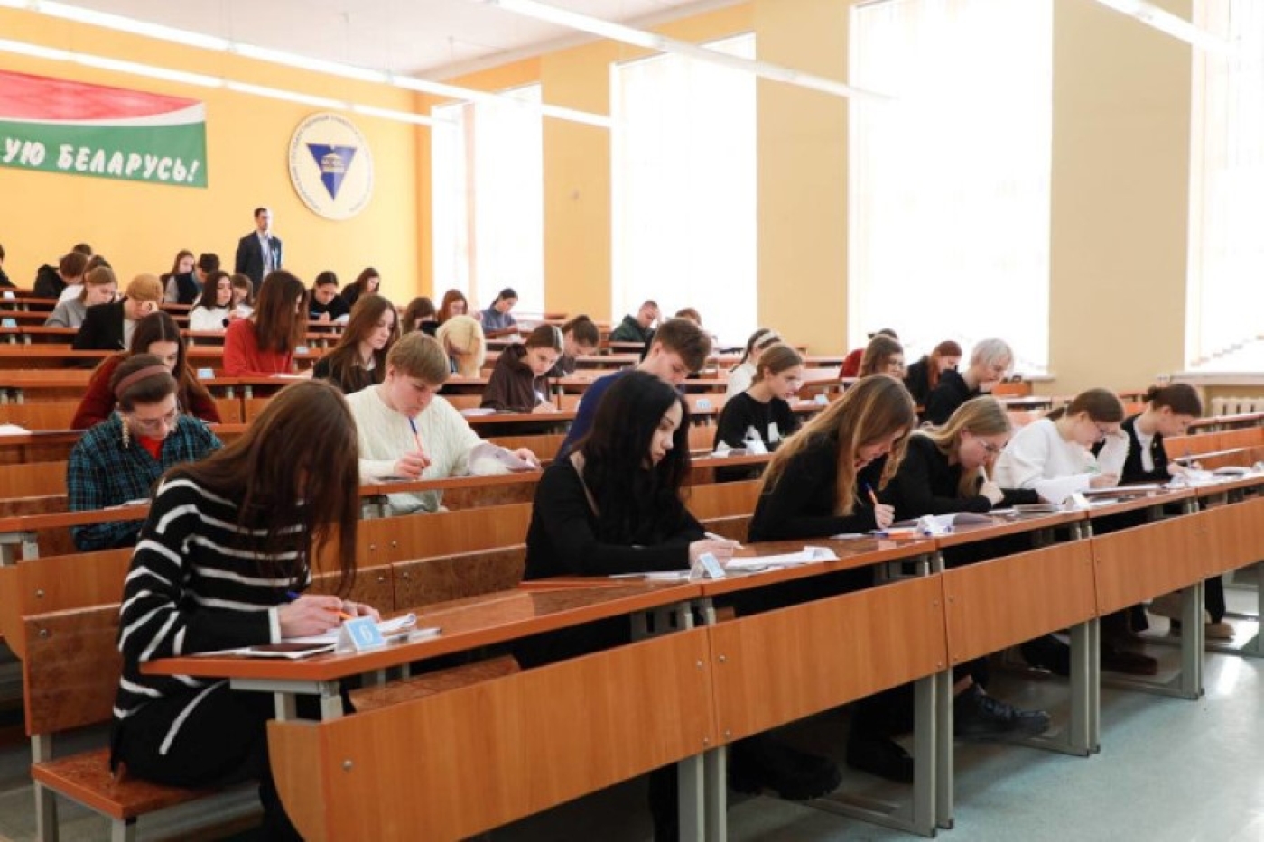 Более 1,4 тыс. школьников стали победителями и призерами олимпиад в региональных вузах