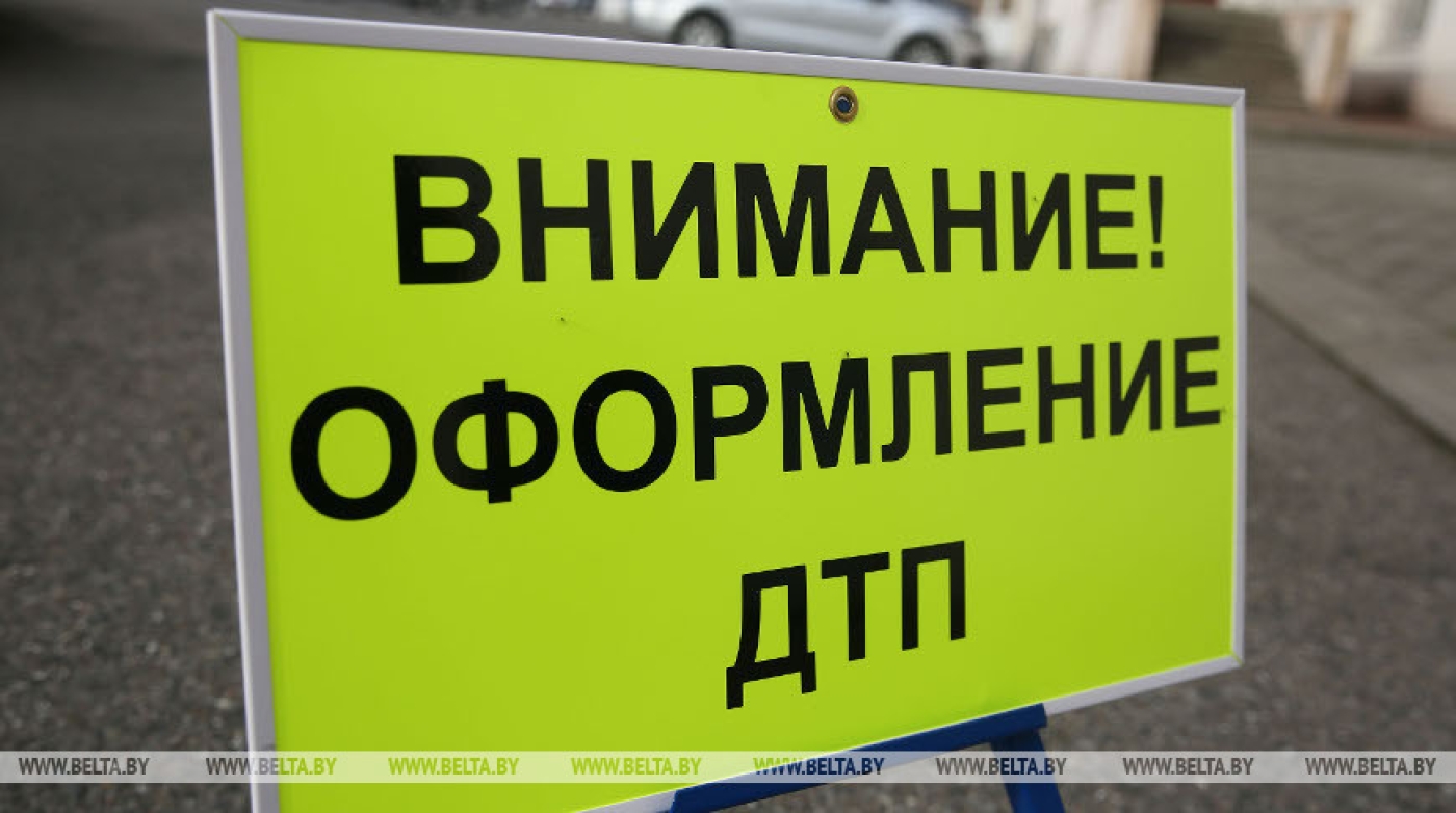 В Червенском районе легковушка врезалась в седельный тягач, погибла пассажирка