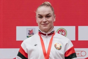 Белорусские штангистки Щепанова и Мойсеевич взяли серебро и бронзу чемпионата Европы