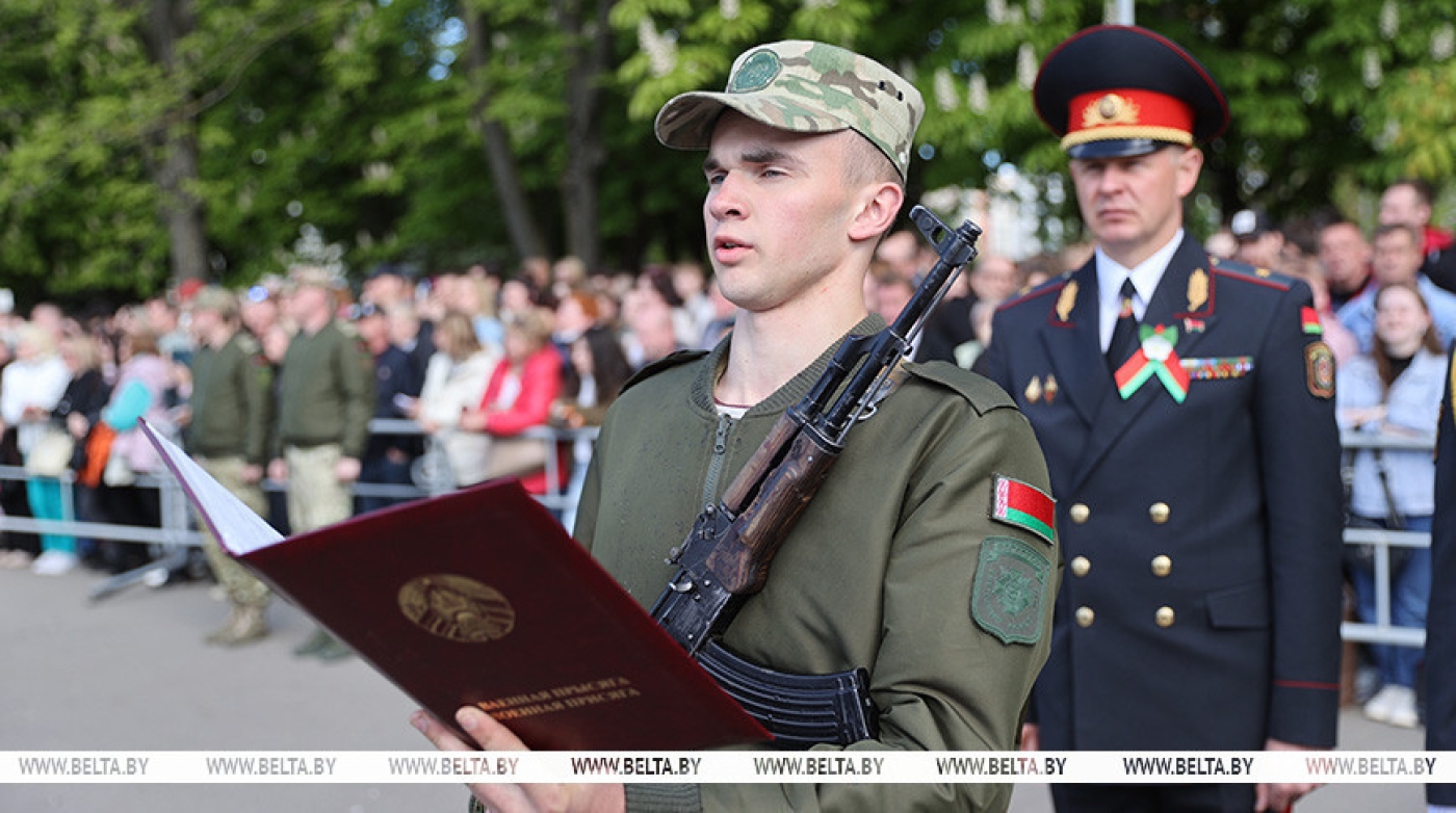 Торжественный ритуал принятия военной присяги прошел в войсковой части 5448