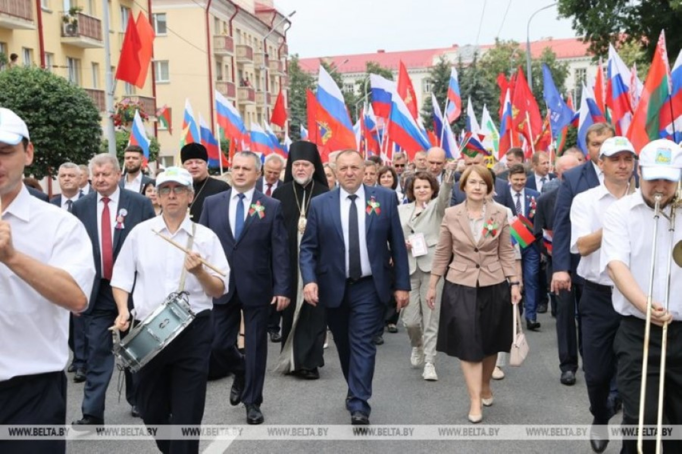 Шествие «Славянское единство» объединило разные поколения белорусов и россиян