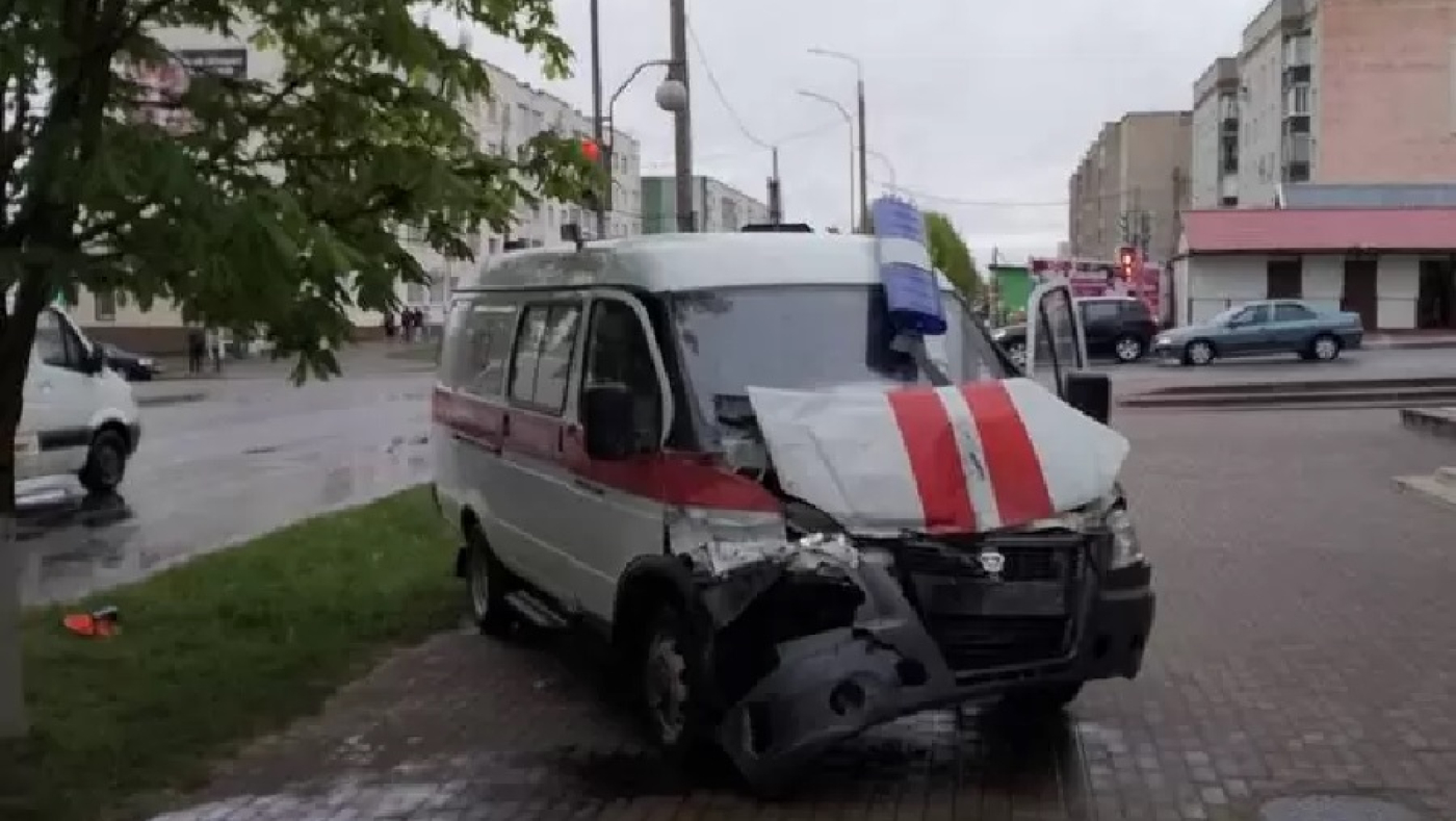 Очевидцев ДТП со «скорой» в Березино ищут следователи