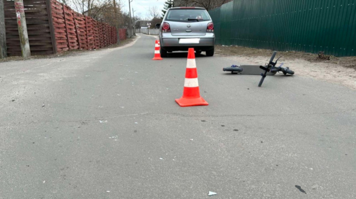 Восьмилетний мальчик на электросамокате попал под колеса легковушки в Гомеле