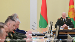 Лукашенко - военным: необходимо усиливать информационное противоборство