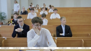 Централизованные испытания по госязыкам начались в Беларуси