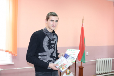 Голосует – молодежь