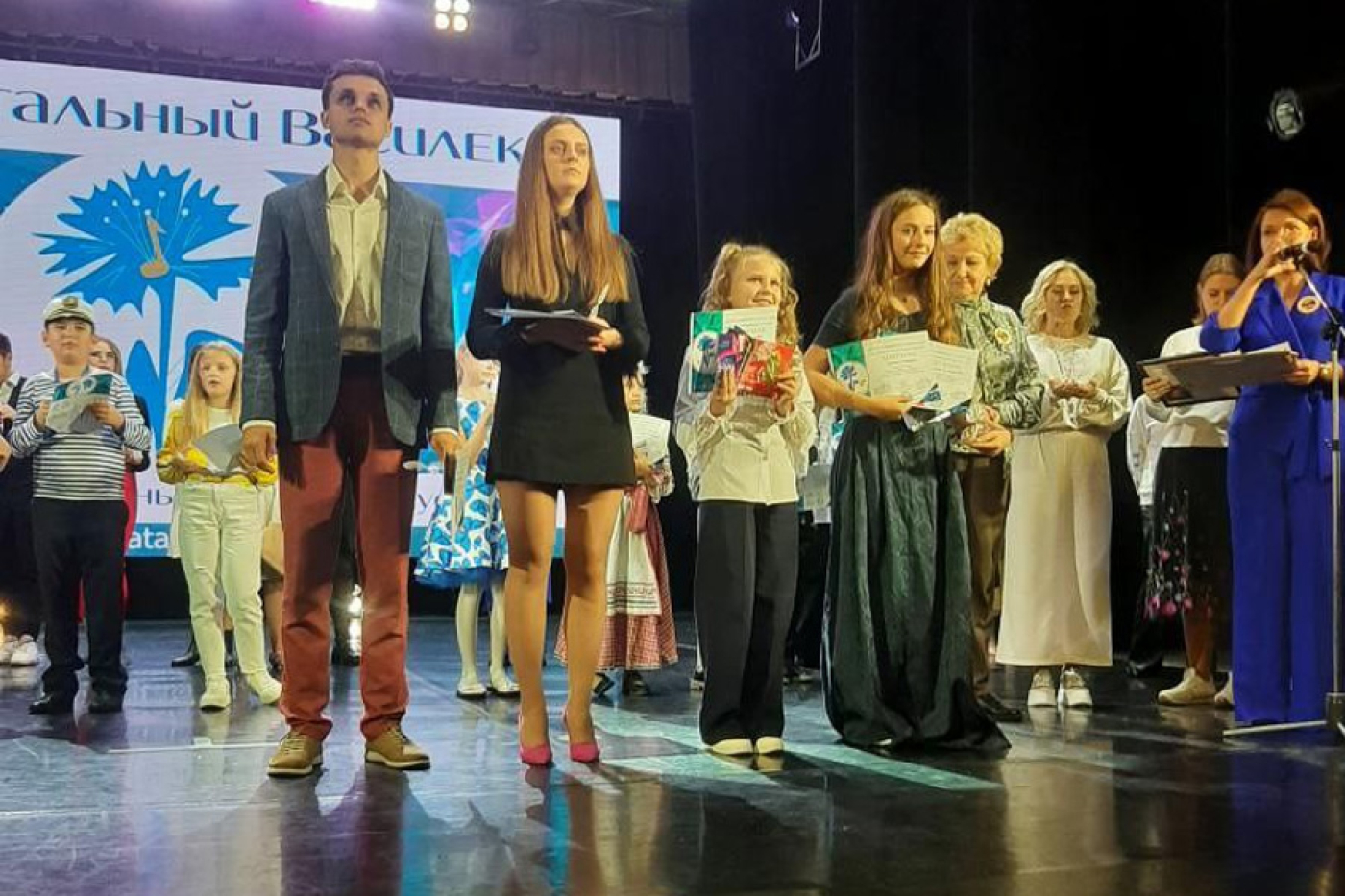 Лучшая эстрадная вокалистка на конкурсе  "Хрустальный василек"  - Ксения Попкова