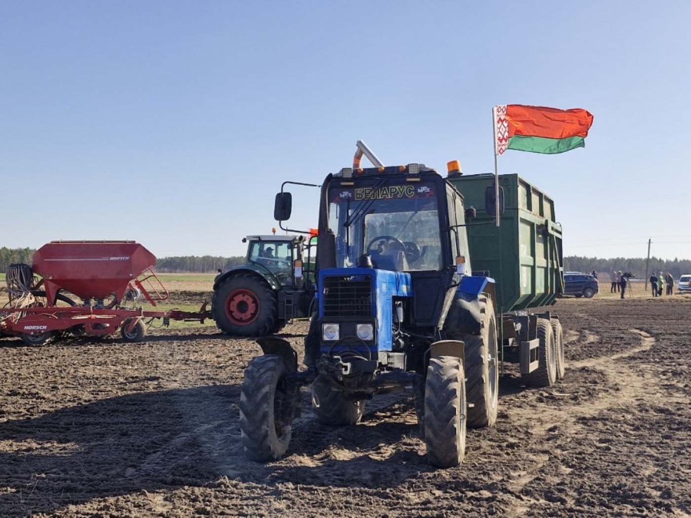 В Минской области весенний сев начали с ярового ячменя