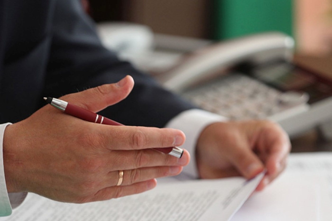 Обязан ли работник выполнять устное поручение нанимателя, рассказал профсоюзный юрист